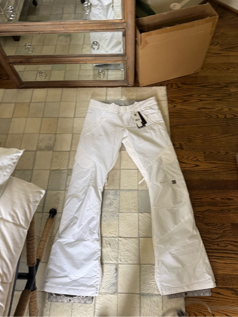 DC Women’s White Boot-Cut Snow Pants